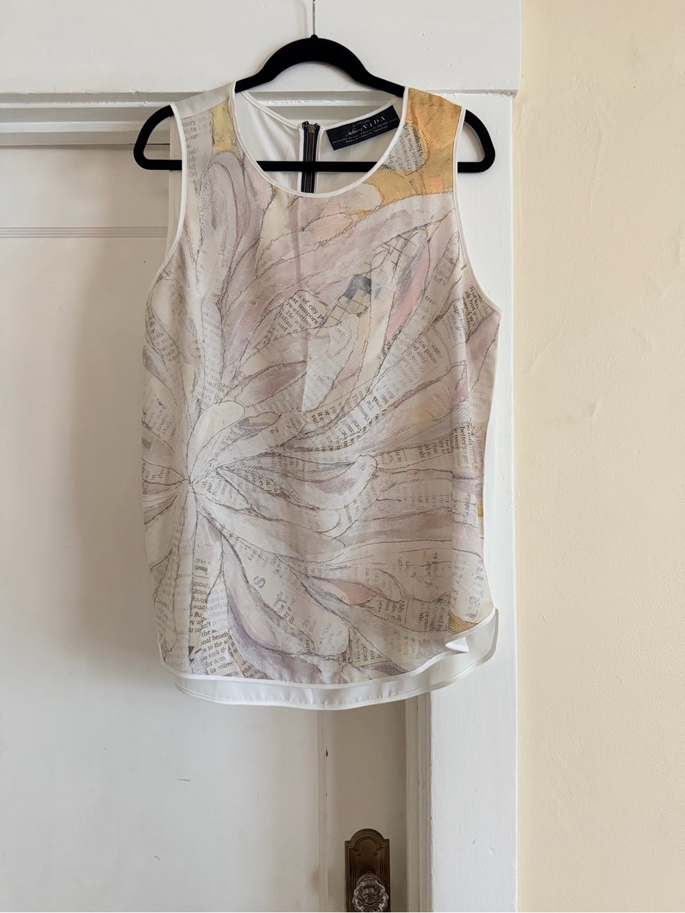 VIDA Wearable Art XL Sleeveless Tunic Neutral Floral Collage Blouse
